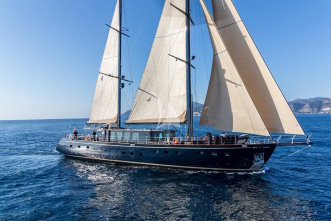 sailing yacht miti one