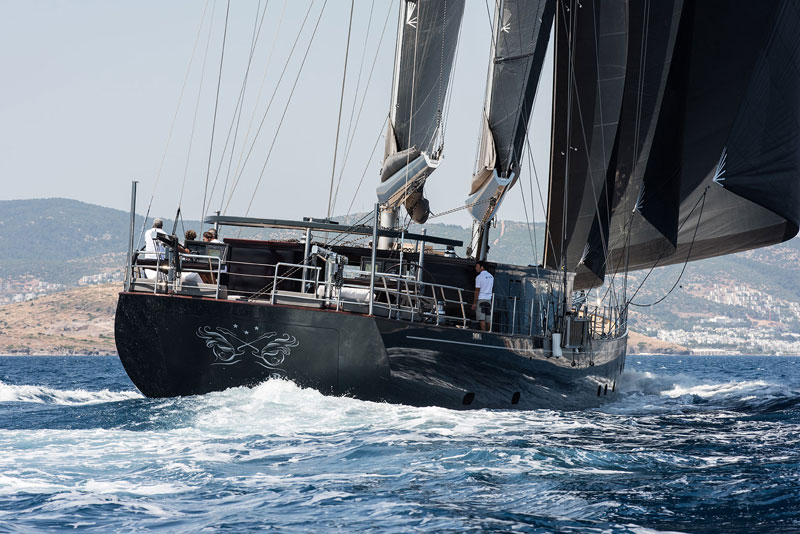 luxury sailing yacht for rent