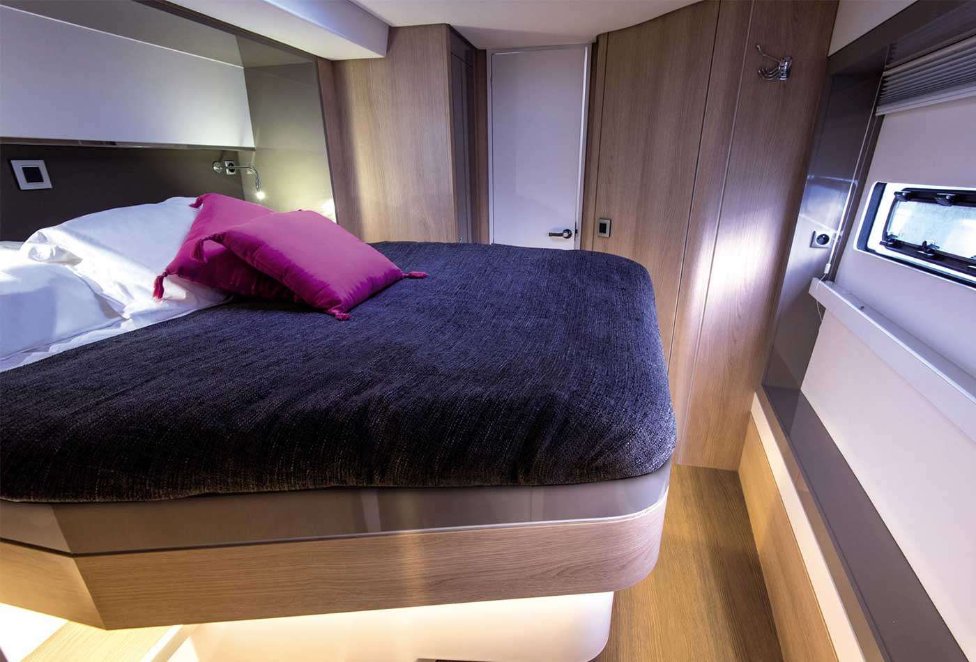 4 cabin catamaran for rent Italy