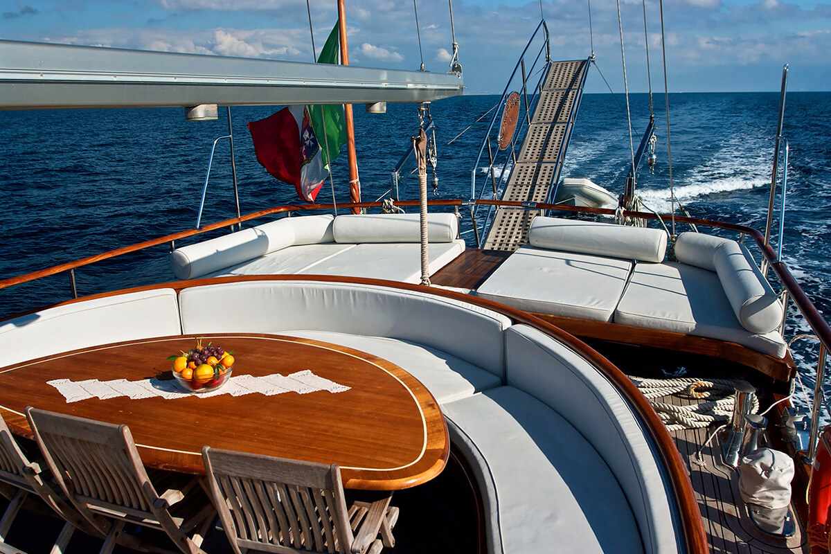 4 cabin Luxury Gulet for sale in Italy