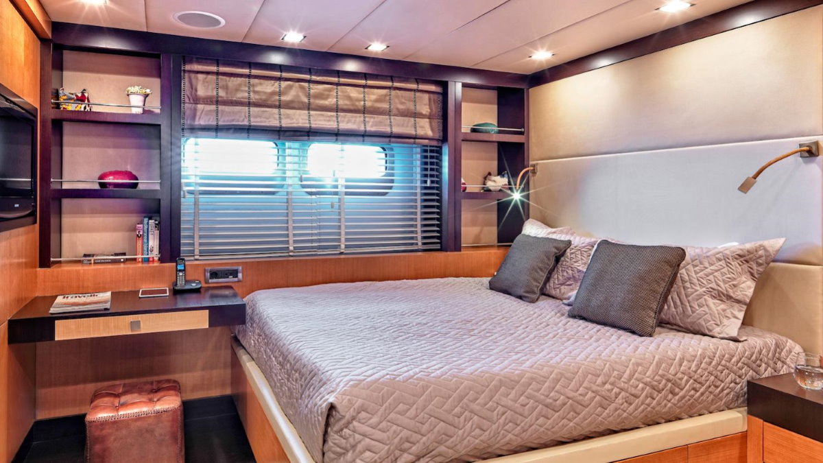 Location Yacht a Moteur deluxe Serenity II
